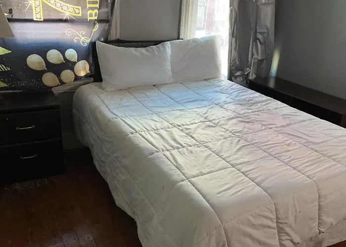 2218 N Colorado Master Queen Room